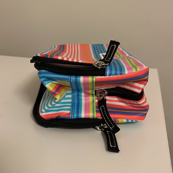 Scout 3-zip toiletry bag medium - Picture 5 of 5